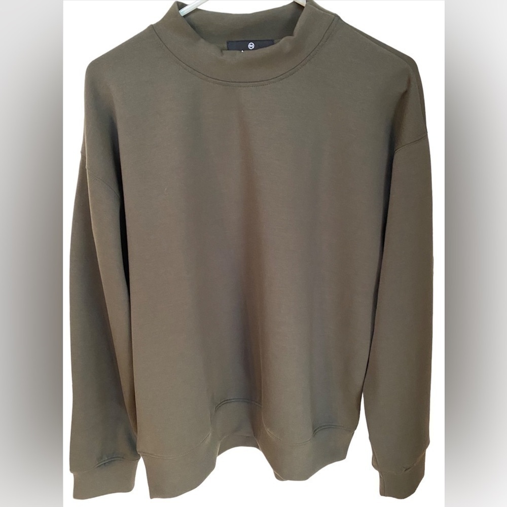 𝅺mens RaeMode sweater